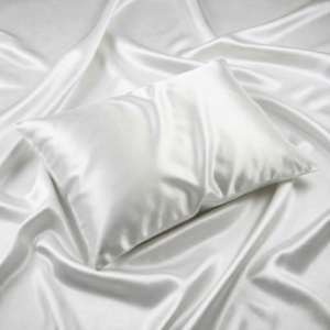 Hvidt silkepudebetræk