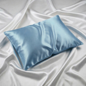 Babyblå silkepudebetræk