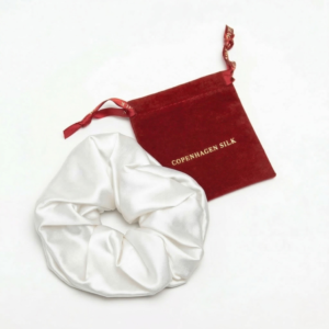 Stor hvid silkescrunchie
