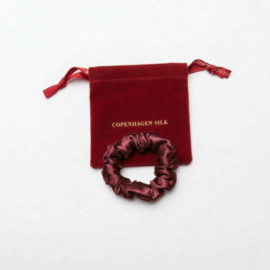Lille rødbrun silkescrunchie