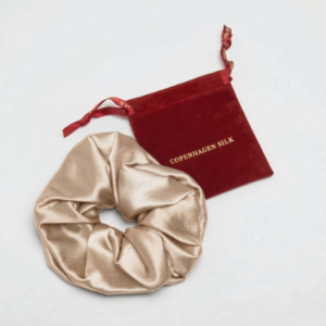 Stor beige silkescrunchie